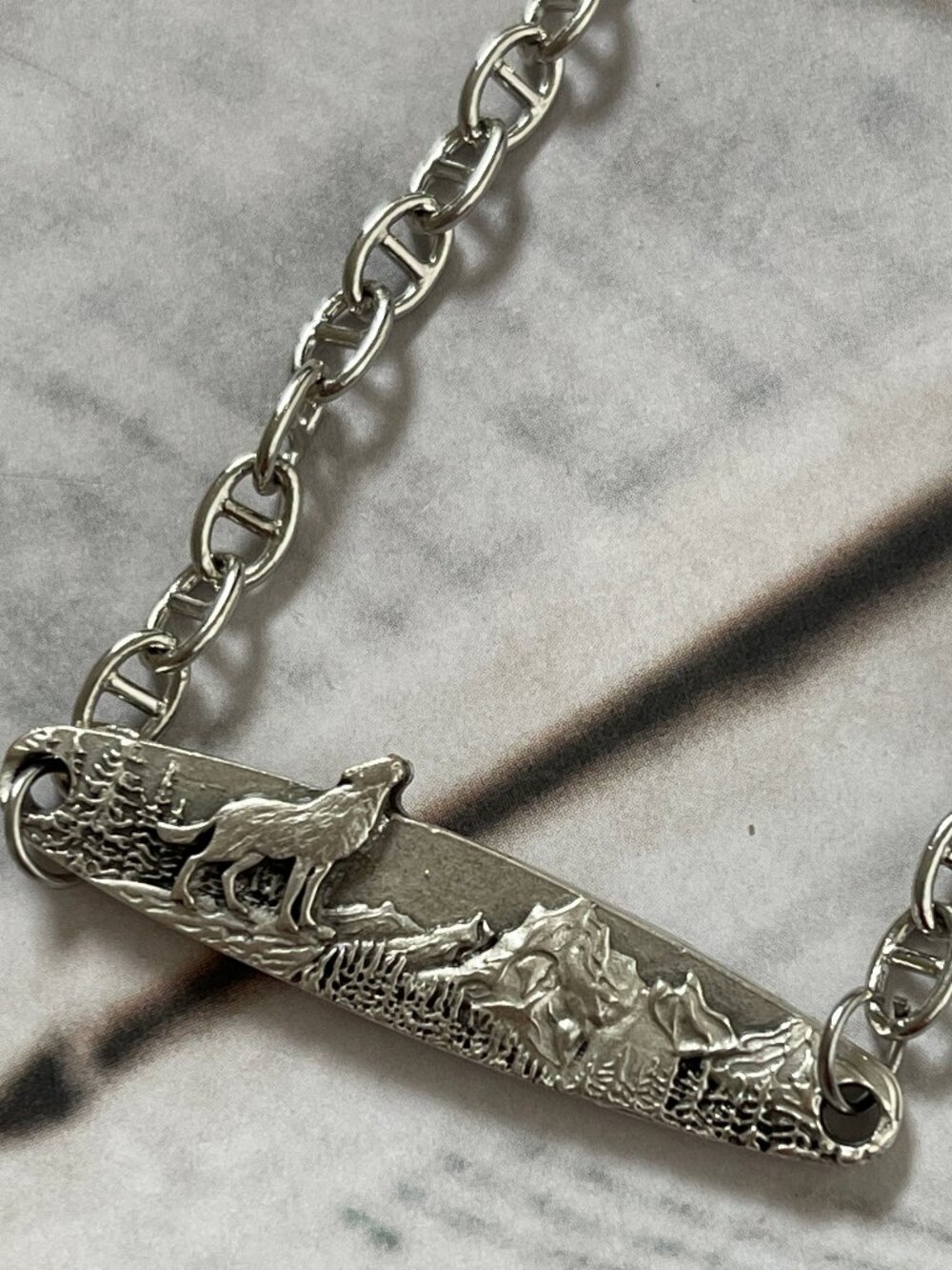 ARTISAN CRAFTED "Call of the Wild" Wolf and Mountain Necklace: New w/o Tags!!